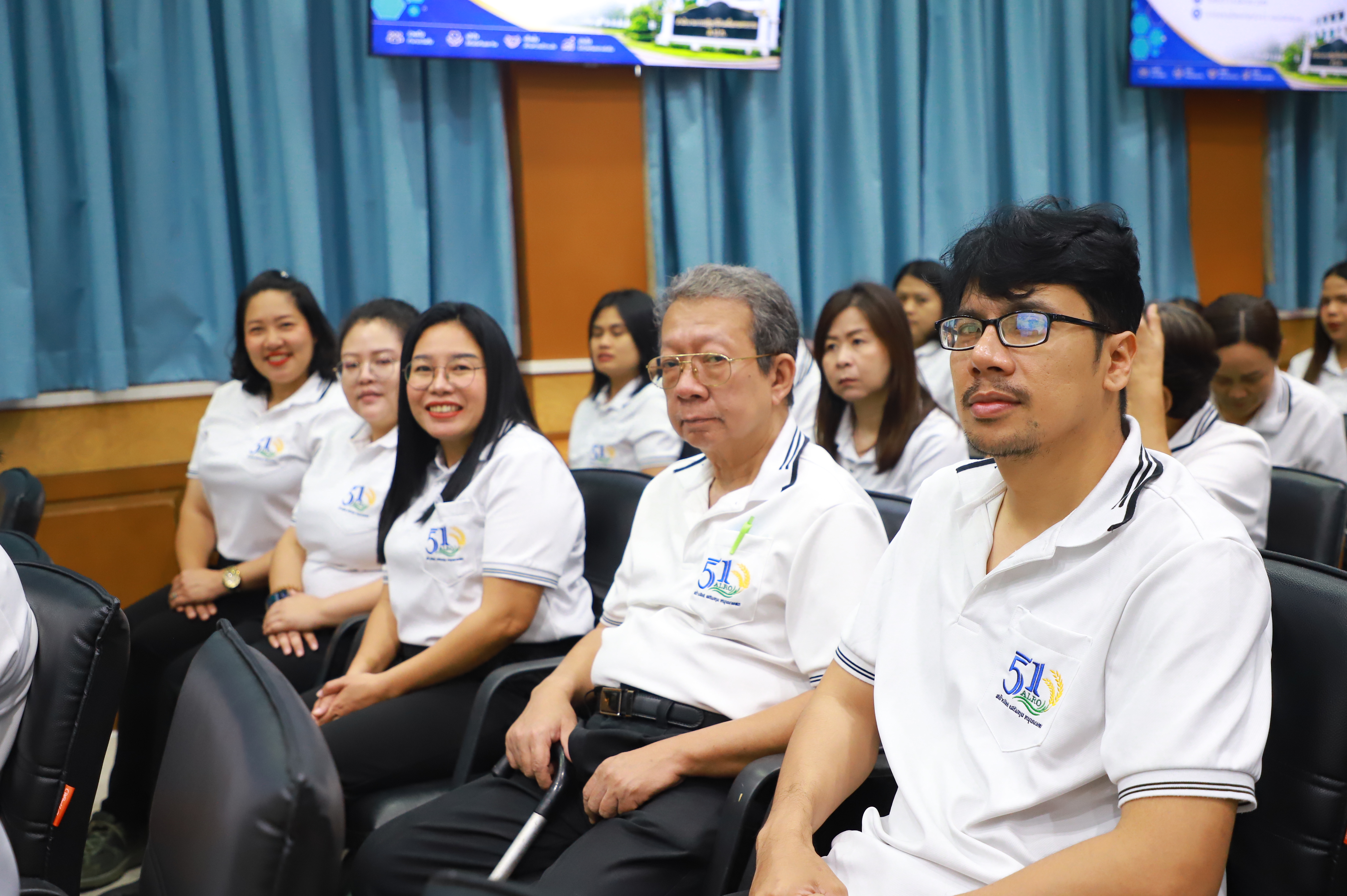 title - สบท. จัดกิจกรรม “เสริมสร้างความสัมพันธ์ในองค์กรและบรรยากาศที่เอื้อต่อการทำงาน” มุ่งเดินหน้าพัฒนาบุคลากร เสริมทัพการทำงานเป็นทีม